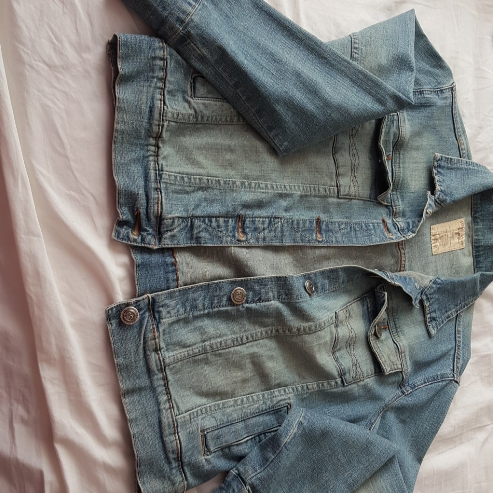Semi stretchy blue jean jacket